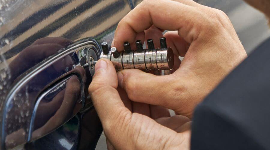 Expert flood damage restoration services in Fontana, KS