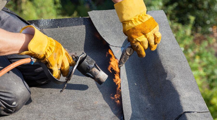 Professional flood damage restoration services in Fontana, KS